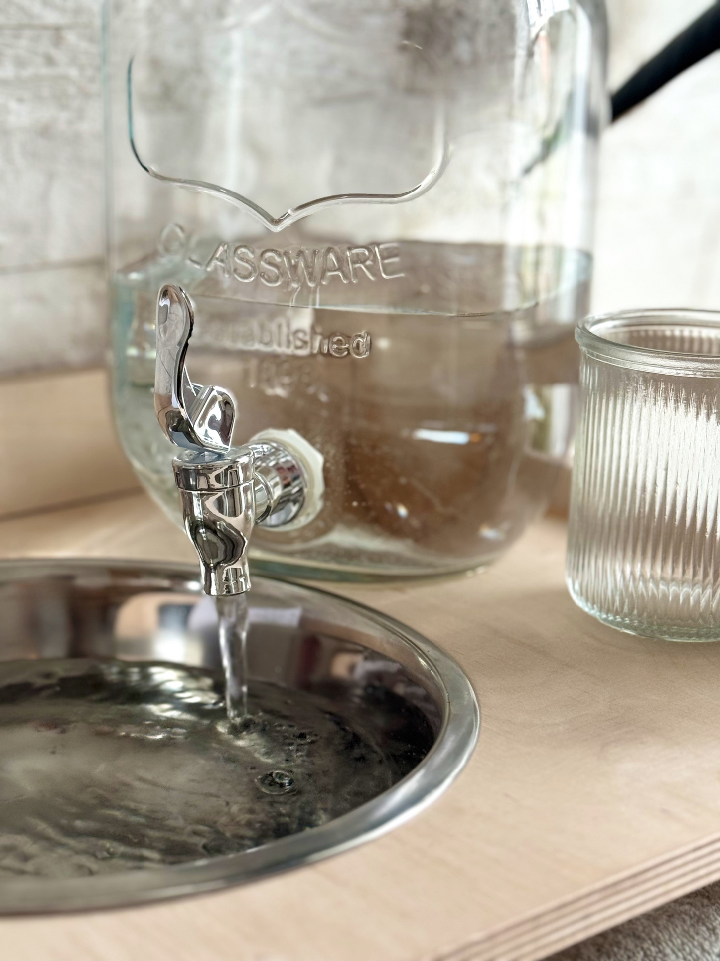Lavabo Montessori en bois – Lavabo pour enfants avec étagères de rangement