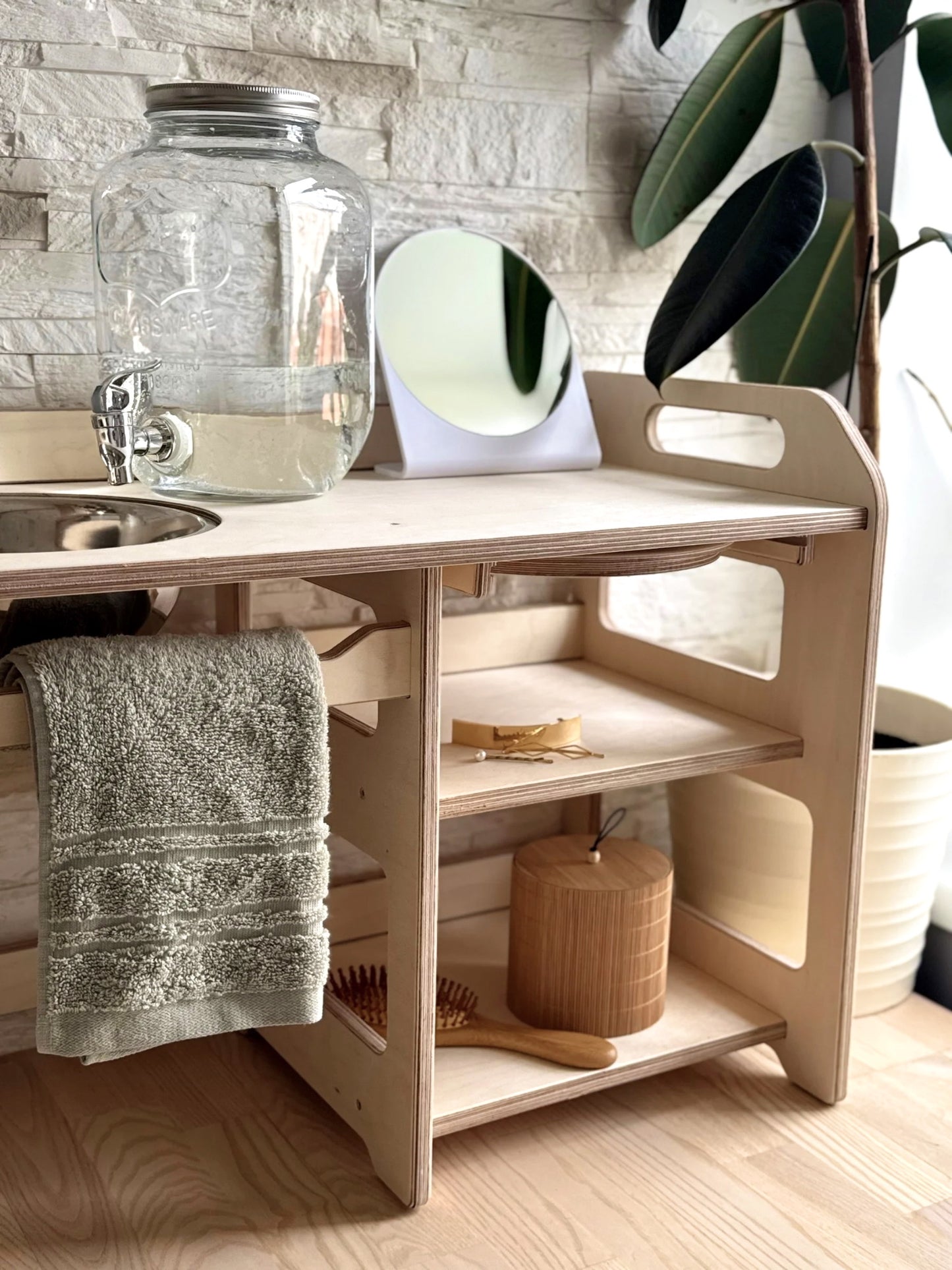 Montessori Holzwaschbecken – Kinderwaschbecken mit Ablageflächen