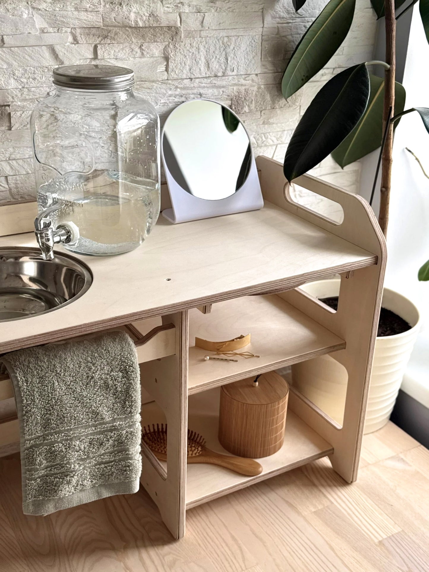 Montessori Holzwaschbecken – Kinderwaschbecken mit Ablageflächen