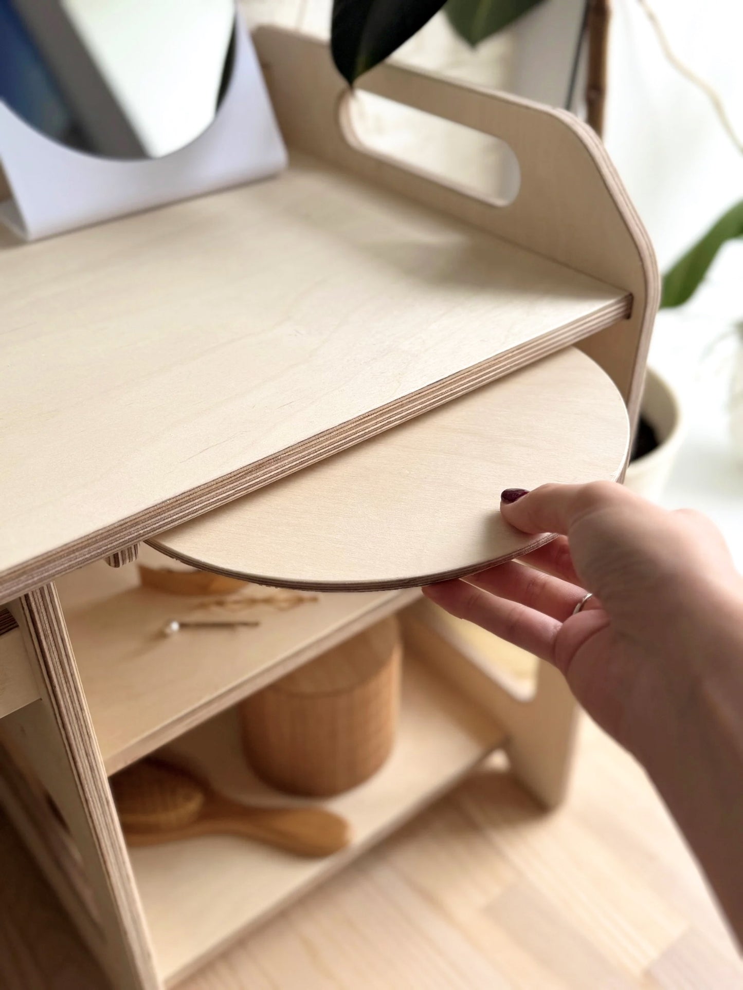 Montessori Holzwaschbecken – Kinderwaschbecken mit Ablageflächen