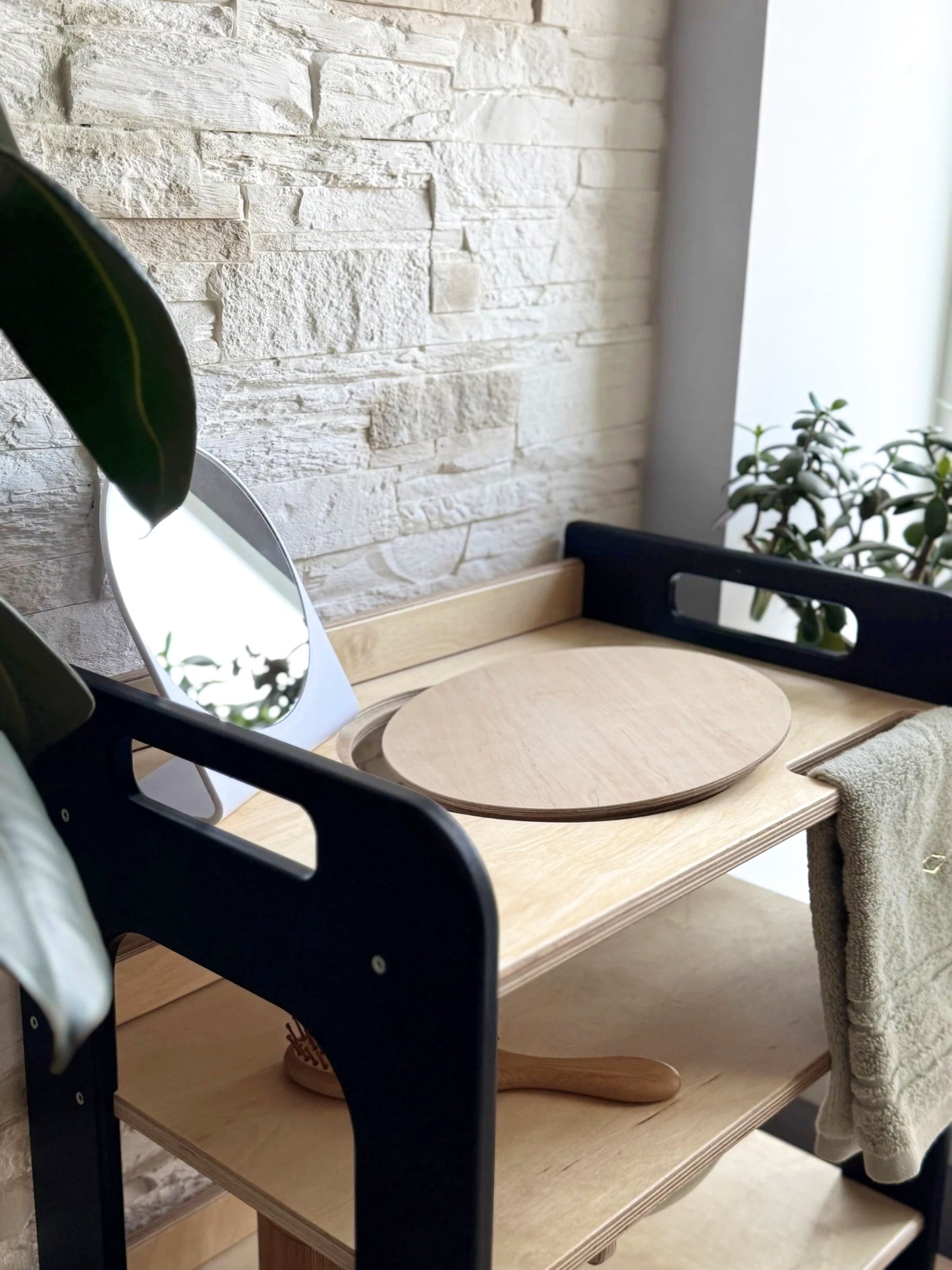 BLACK Montessori Wash Station with Lid | Small Single