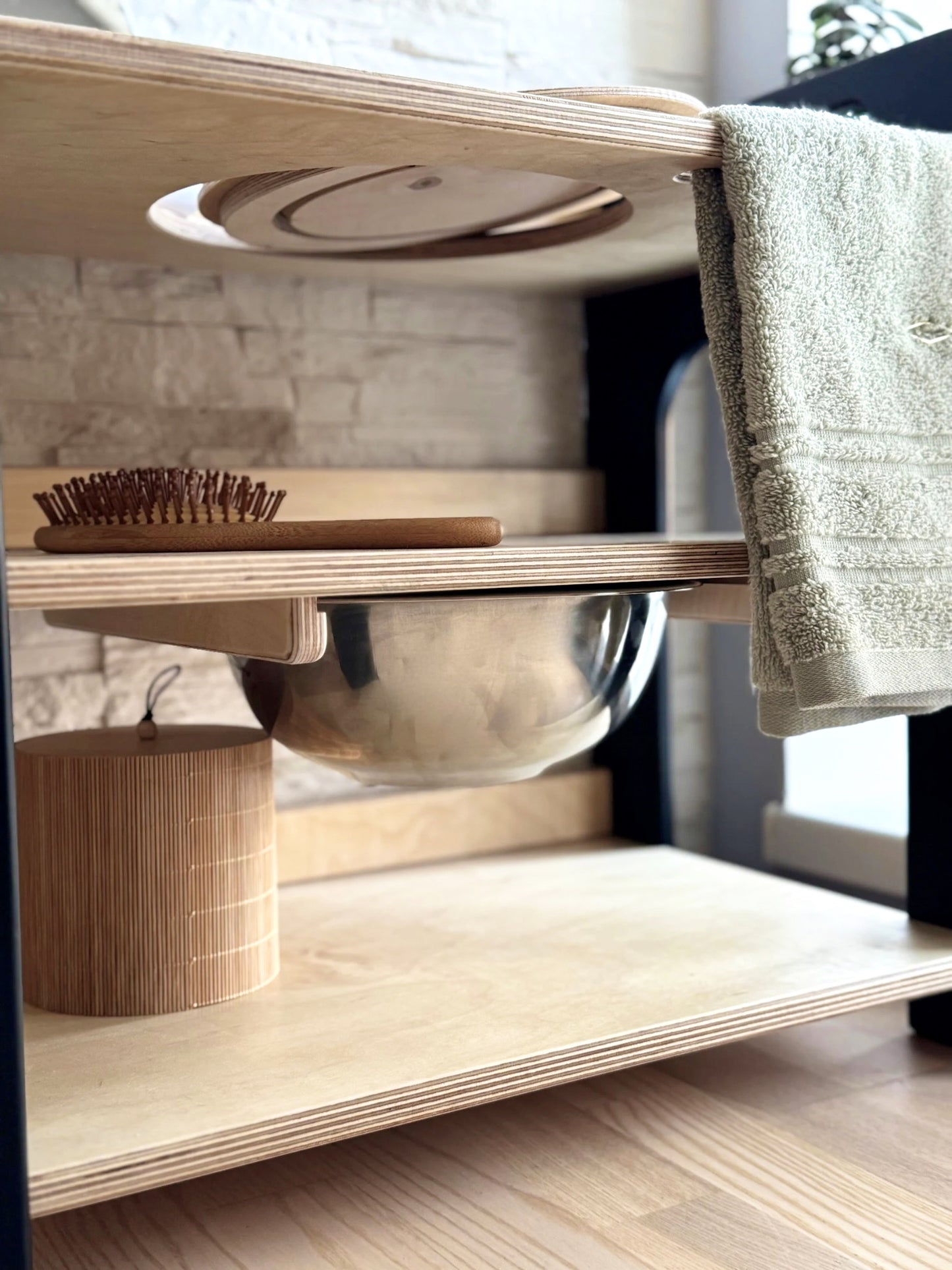 BLACK Montessori Wash Station with Lid | Small Single