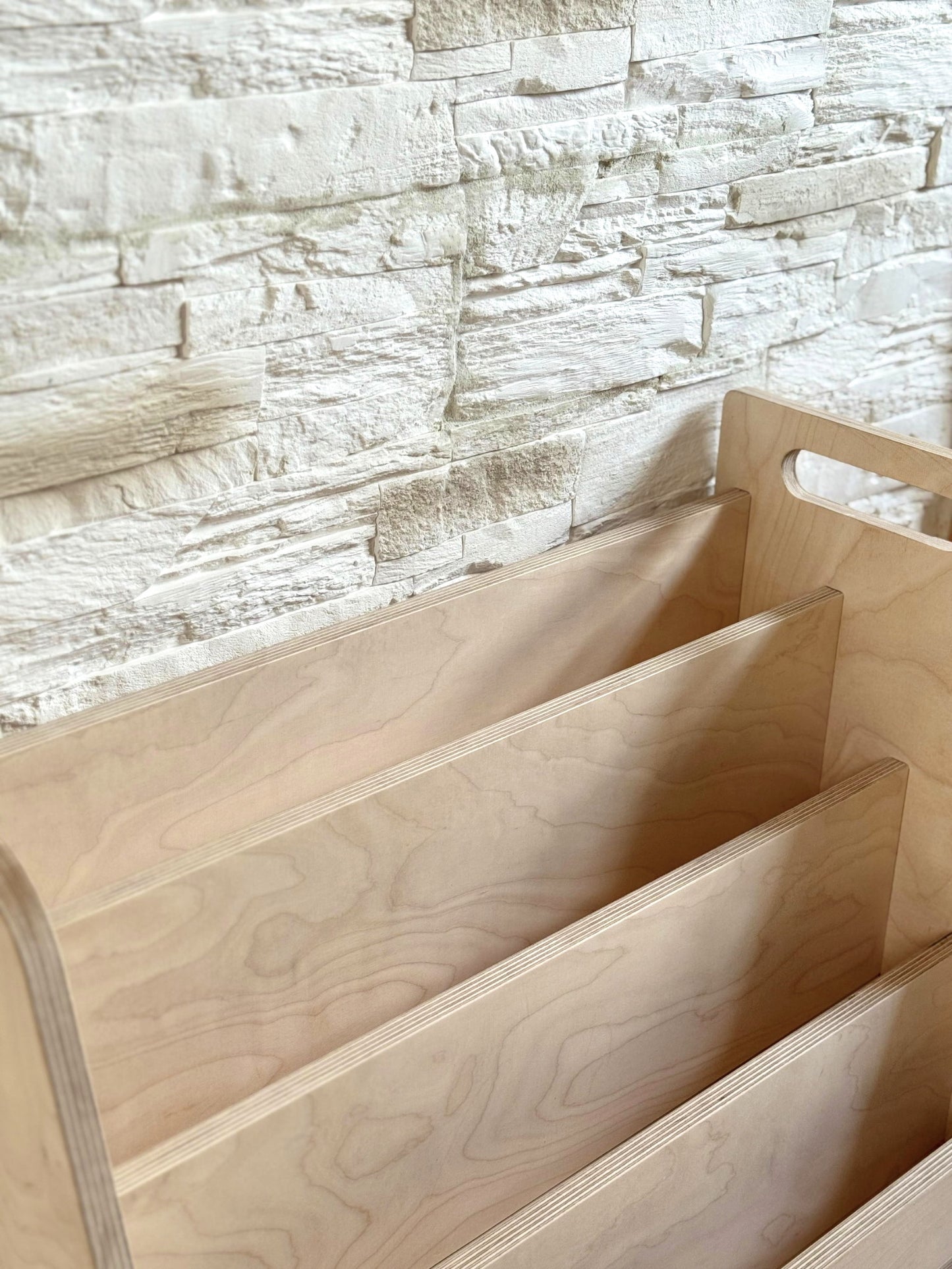 Montessori-Bücherregal aus Holz – Bücherregal für Kinder nach vorne gerichtet